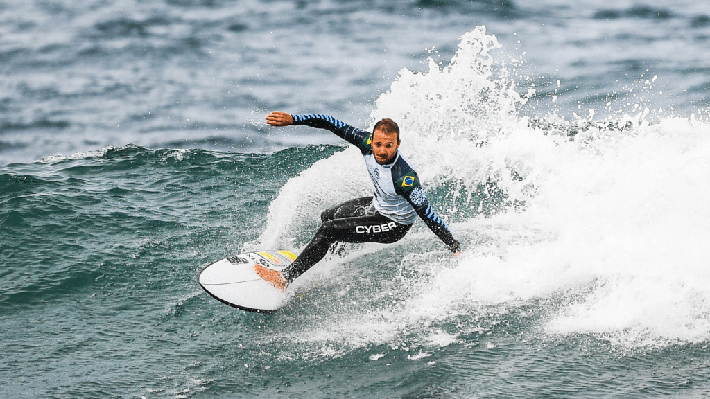 Como Caio Ibelli saiu de atleta descompromissado para o top-4 do ranking da WSL