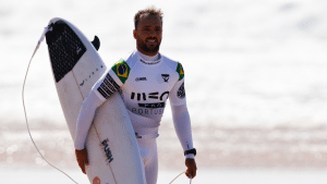 Como Caio Ibelli saiu de atleta descompromissado para o top-4 do ranking da WSL