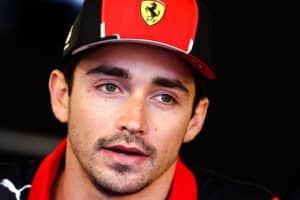 Charles Leclerc alcança top-10 do iTunes mundial; ouça agora a música do piloto