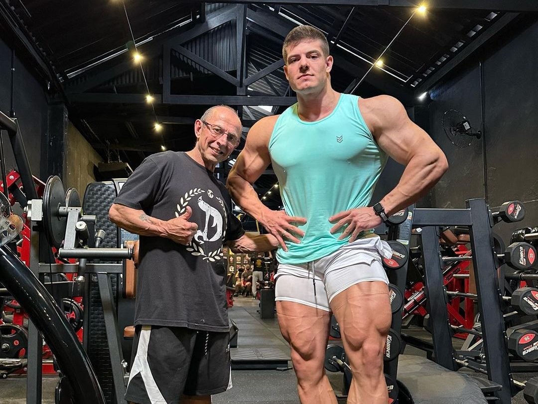 Tenente Breno mostra grupo muscular evoluindo após treino