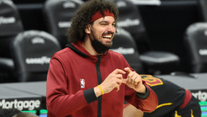 Anderson Varejão dá detalhes de Ronaldinho no Barcelona: “Dono da cidade”