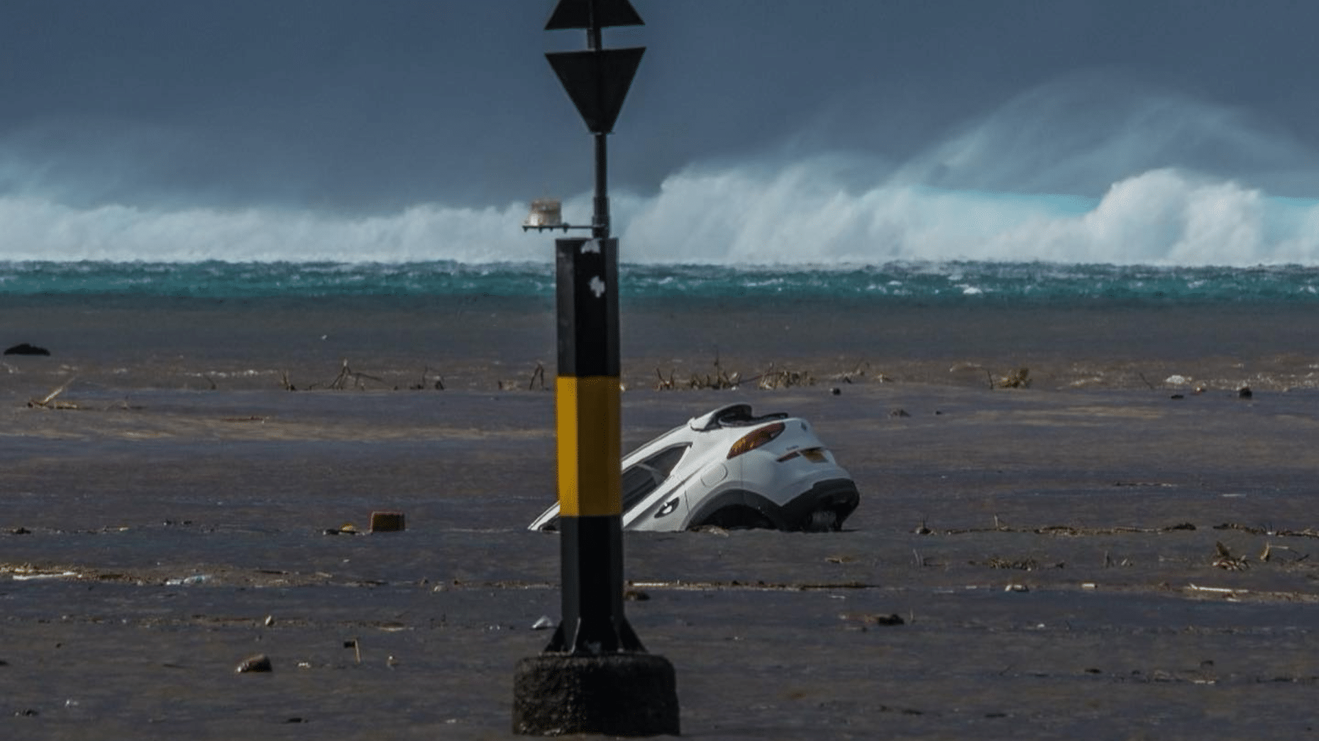 Teahupo’o, palco das Olimpíadas, sofre com enchente devastadora “Zona de Guerra”