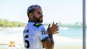 Surfista gringo dispara contra os julgamentos da WSL: “Os juízes não gostam do Italo”