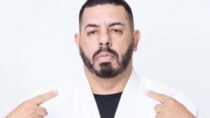 Record causa polêmica com professor de Jiu-Jitsu mencionado em mais de 50 processos