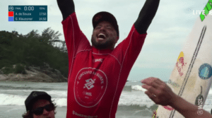 Adriano de Souza sai da aposentadoria e vence campeonato em Garopaba: “Momento de muito prazer”