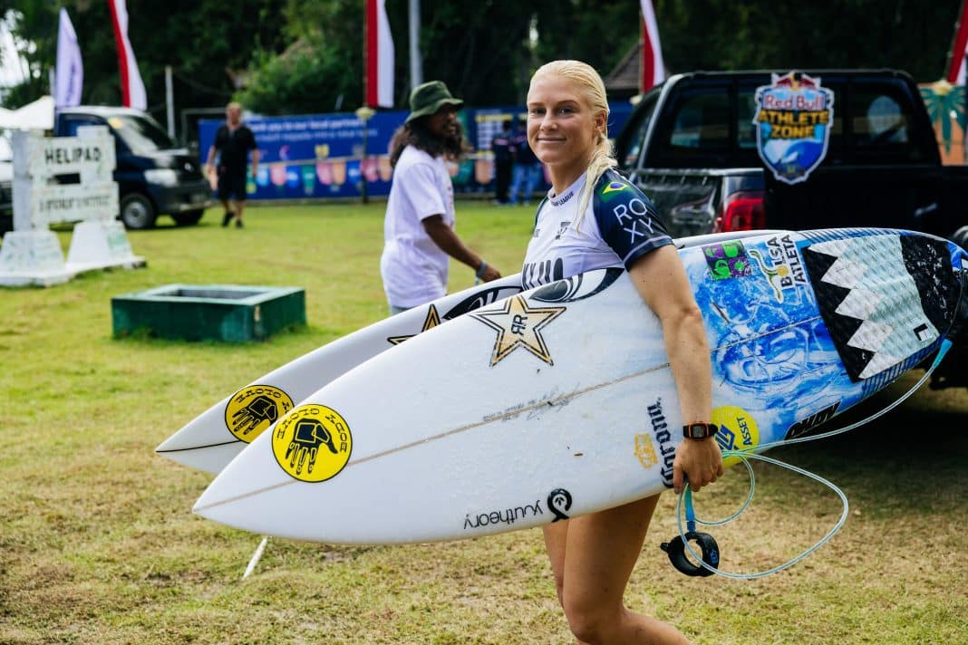 Tatiana Weston-Webb surpreende e aponta surfista mais difícil do tour: “Muito esperta”