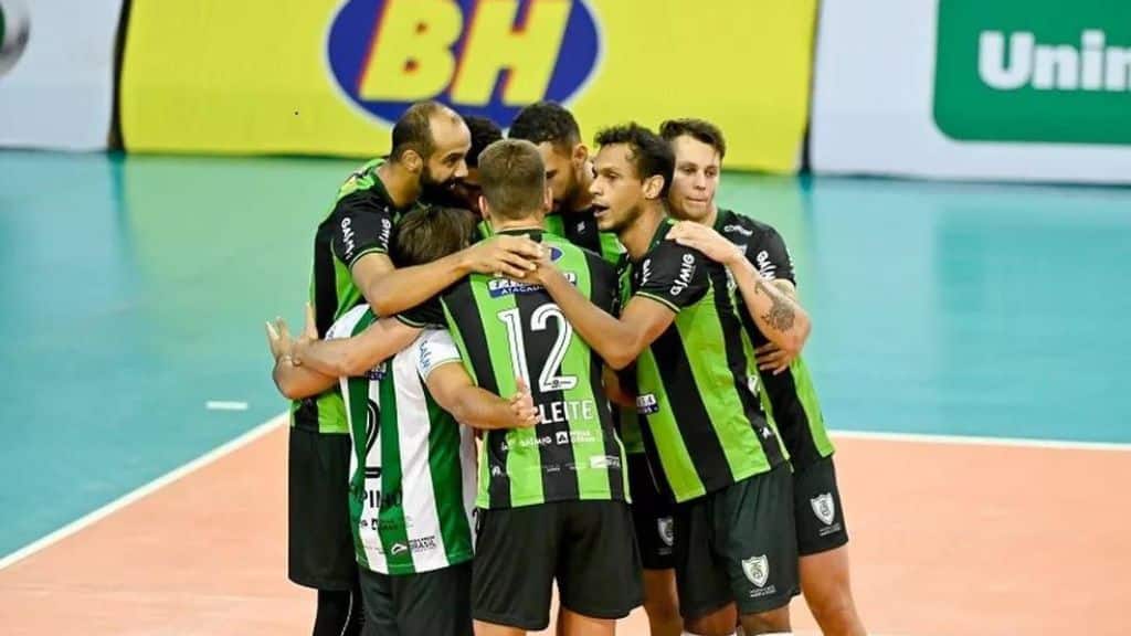 Times de futebol com equipes no vôlei