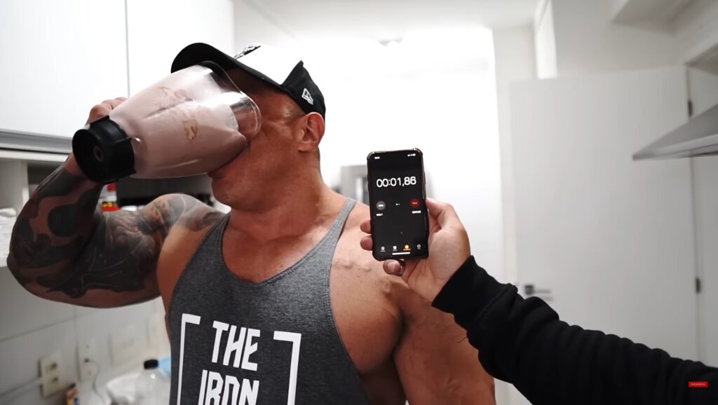 Receita do shake do monstro, feito por Fabio Giga