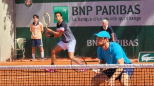 Marcelo Melo alcança grande marca e avança em Roland-Garros