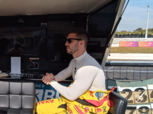 “O peso é só deles”, Gabriel Casagrande revela a sensação de correr contra estrelas do automobilismo mundial; confira a entrevista