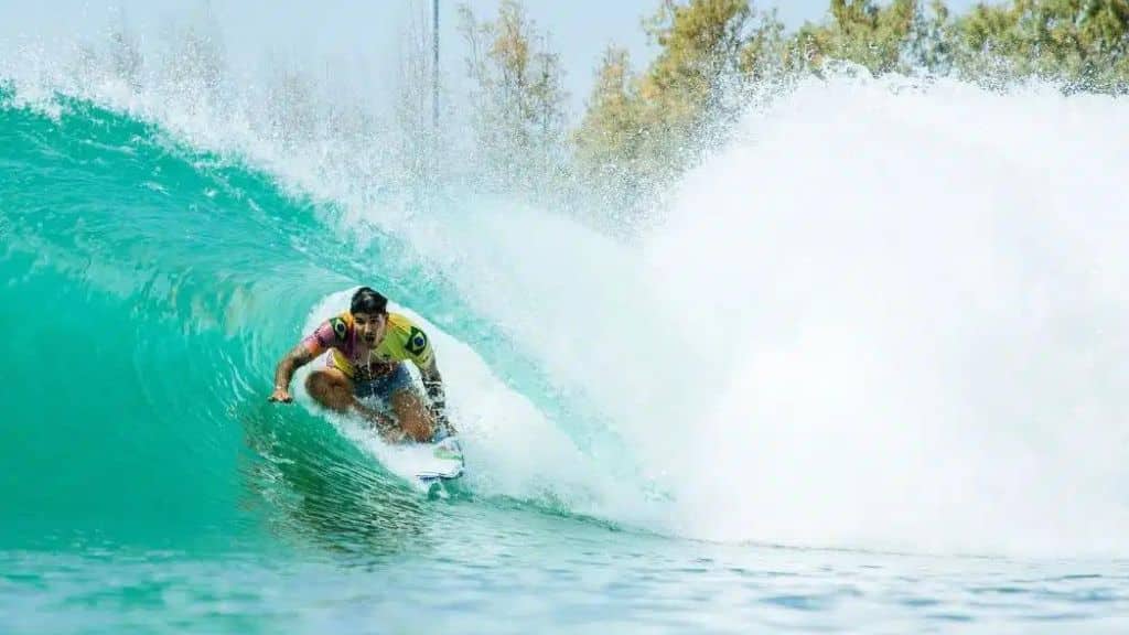 'DE NOVO?', web se revolta e culpa arbitragem pela eliminação de Gabriel Medina