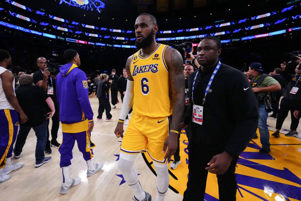 “Tiro meu chapéu pra ele”; LeBron James se rende a jogador do Denver Nuggets em coletiva; confira