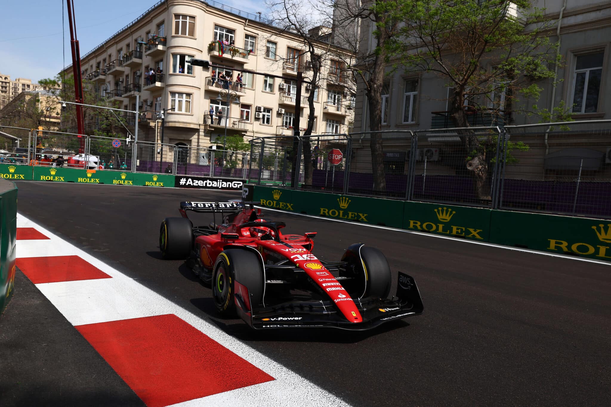 F1: “Leclerc tem velocidade para ser igual a Verstappen”, diz vice-presidente da Ferrari