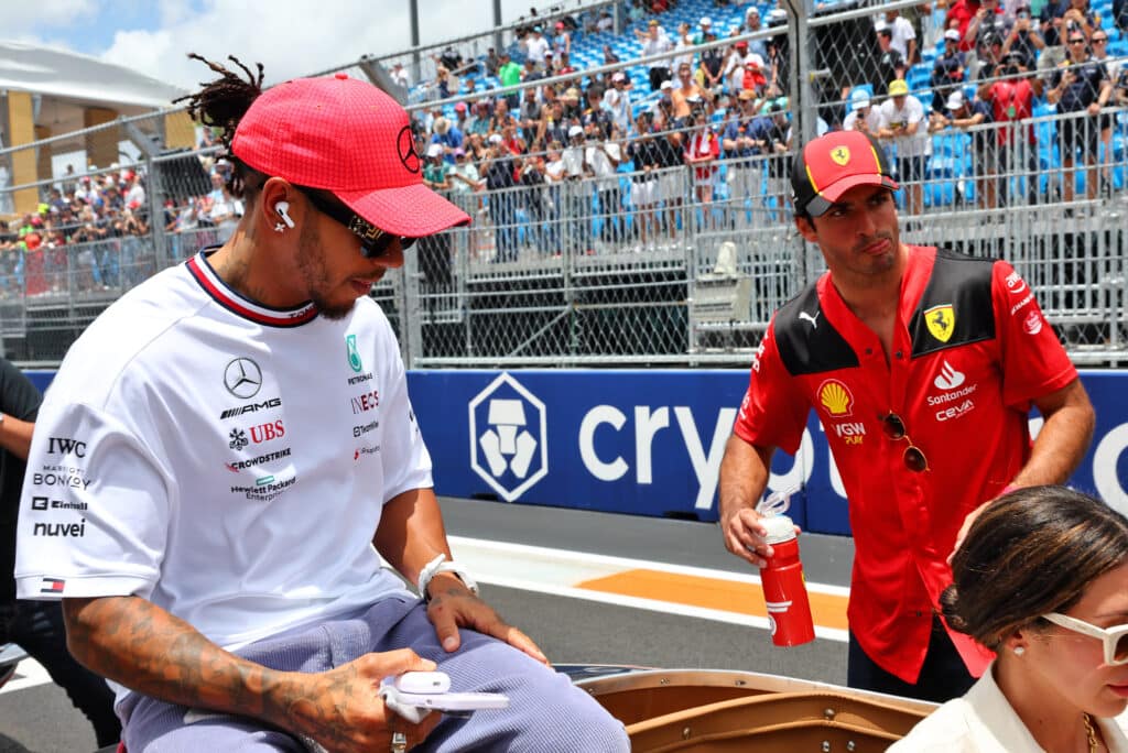F1: Segundo rumores, Ferrari estaria pronta para fazer grande oferta para Hamilton