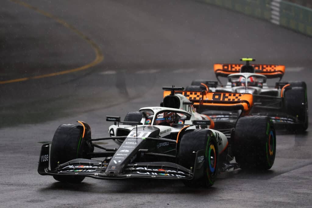 McLaren fica satisfeita com pontuação dupla no GP de Mônaco