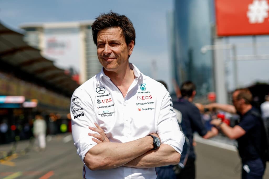 Wolff nega rumores envolvendo Hamilton e a Ferrari