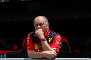 Vasseur não culpa Sainz por rodar na pista durante a chuva em Mônaco