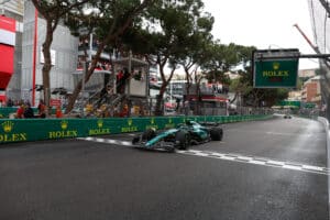 “Não vou para Barcelona pensando que vou vencer”, diz Alonso