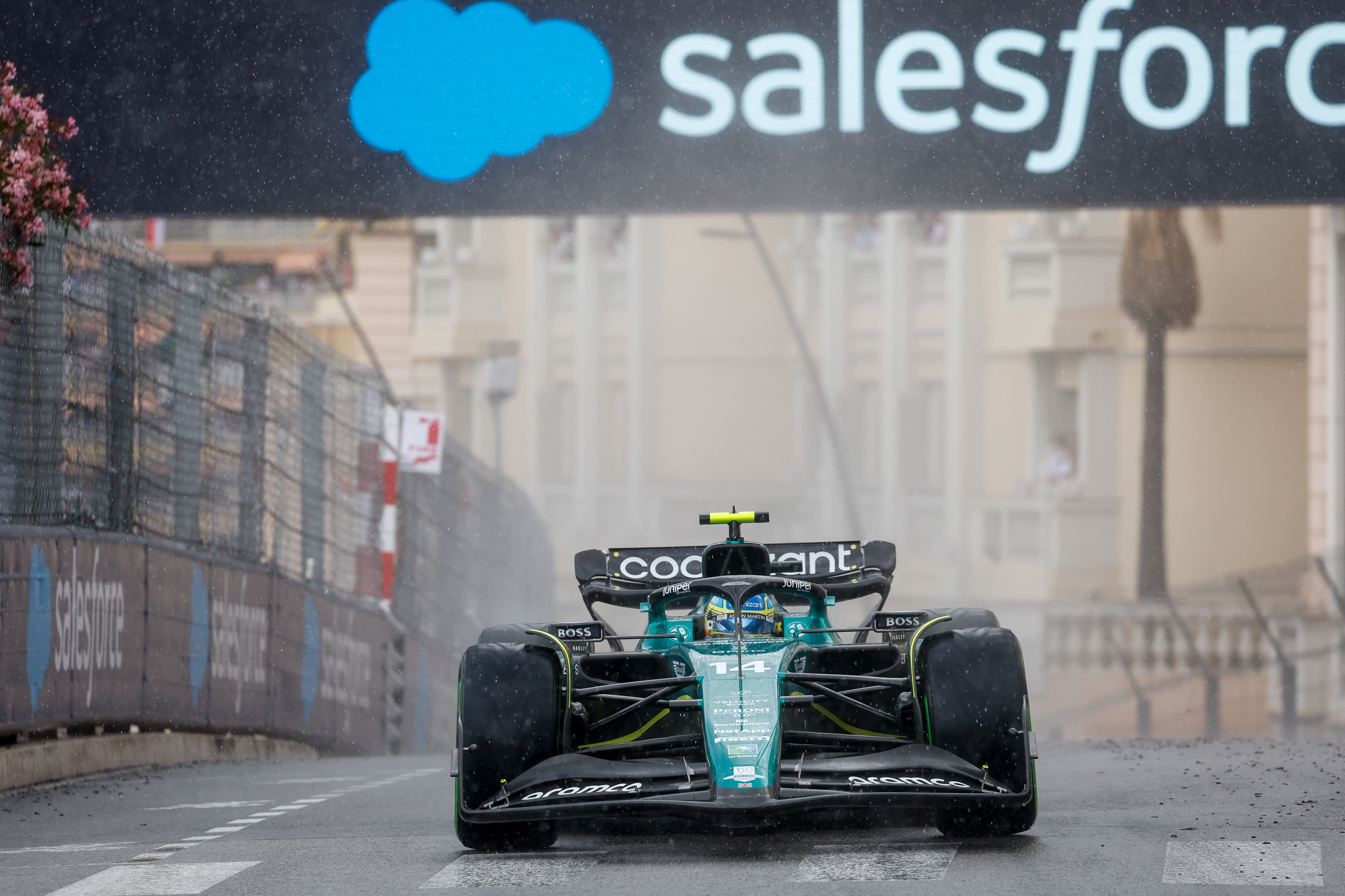 Alonso explica escolha por pneus duros com a chuva em Mônaco