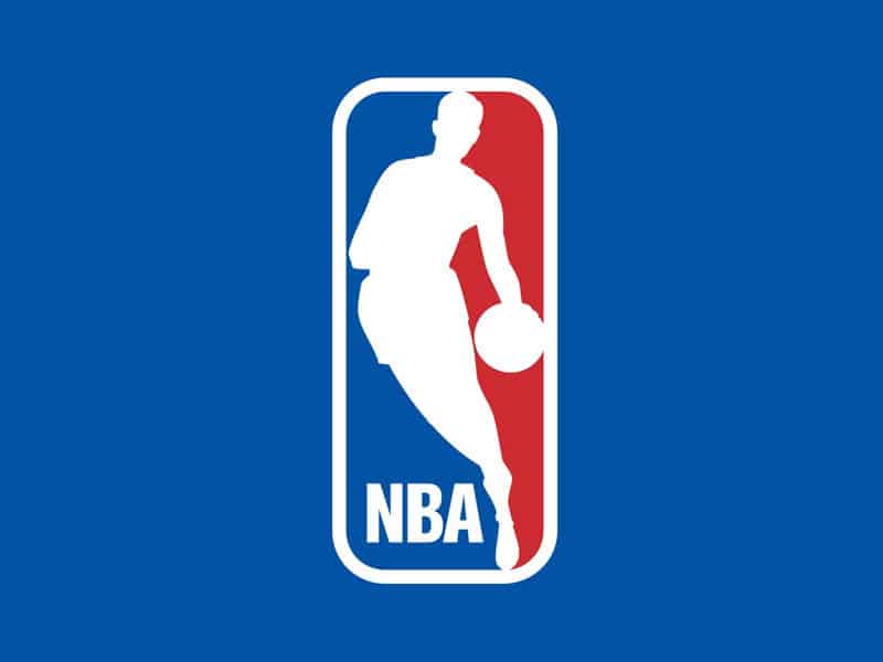 Estrela da NBA sofre suspensão de sua equipe após aparecer em vídeo segurando arma; assista