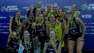 Campeã da Superliga se despede do Praia Clube e anuncia novo time