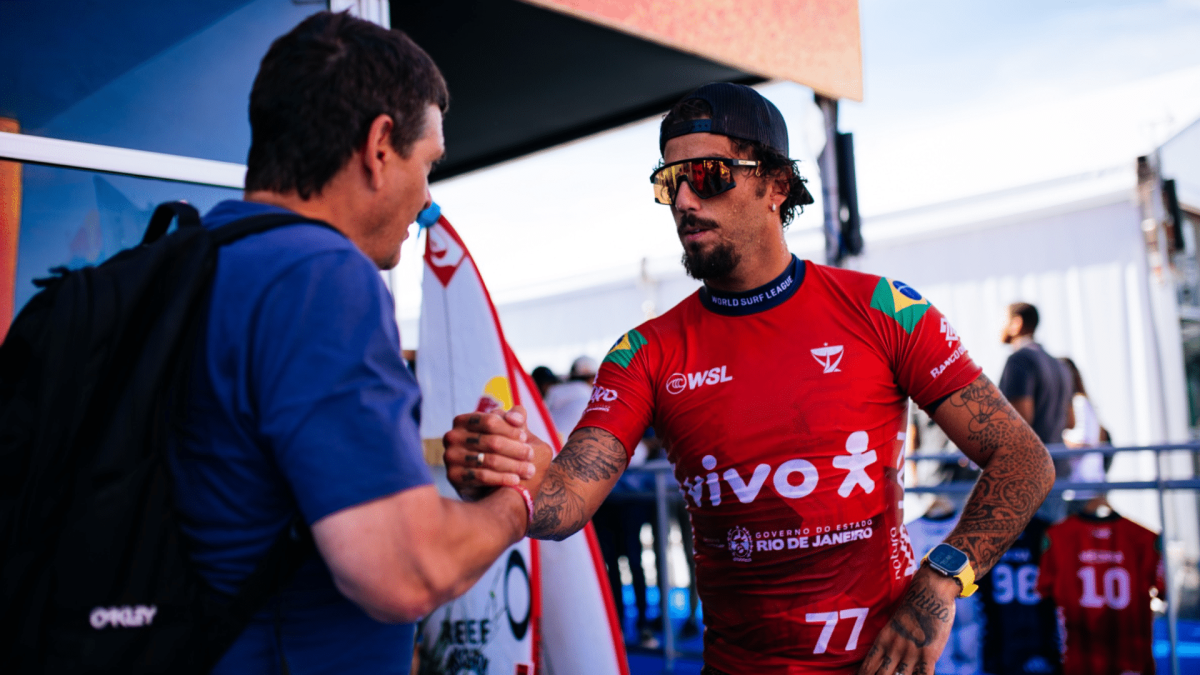 Filipe Toledo elogia oponentes e comenta sobre foco no Brasil: “É um pouco difícil”