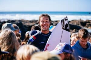 Brasileiros “invadem” as redes sociais de Jordy Smith, surfista que criticou Italo e Medina