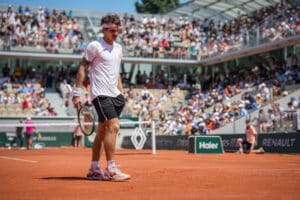 Thiago Wild sente o físico e é eliminado em Roland-Garros 2023