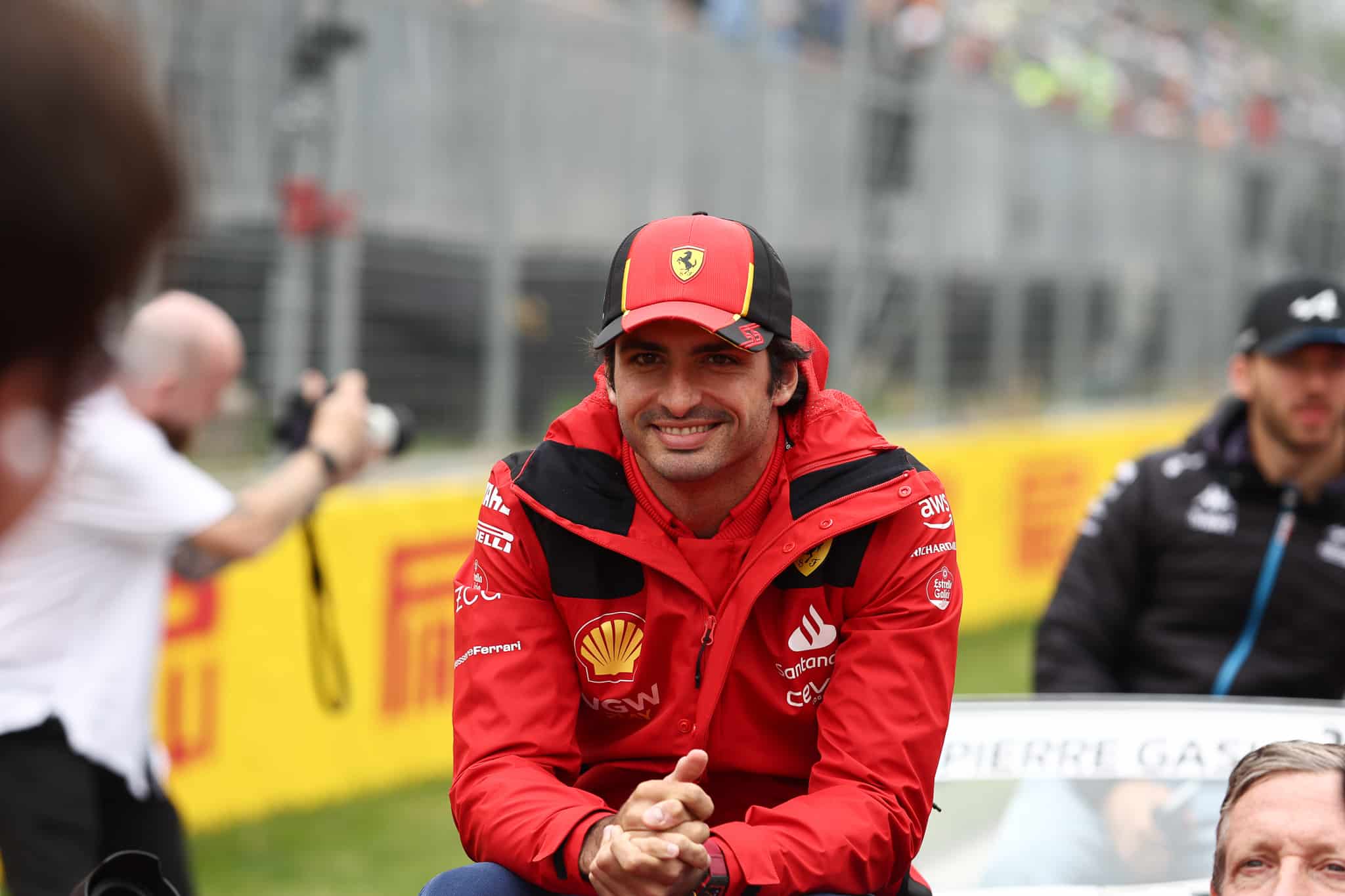 Sainz acredita que Ferrari está na direção certa