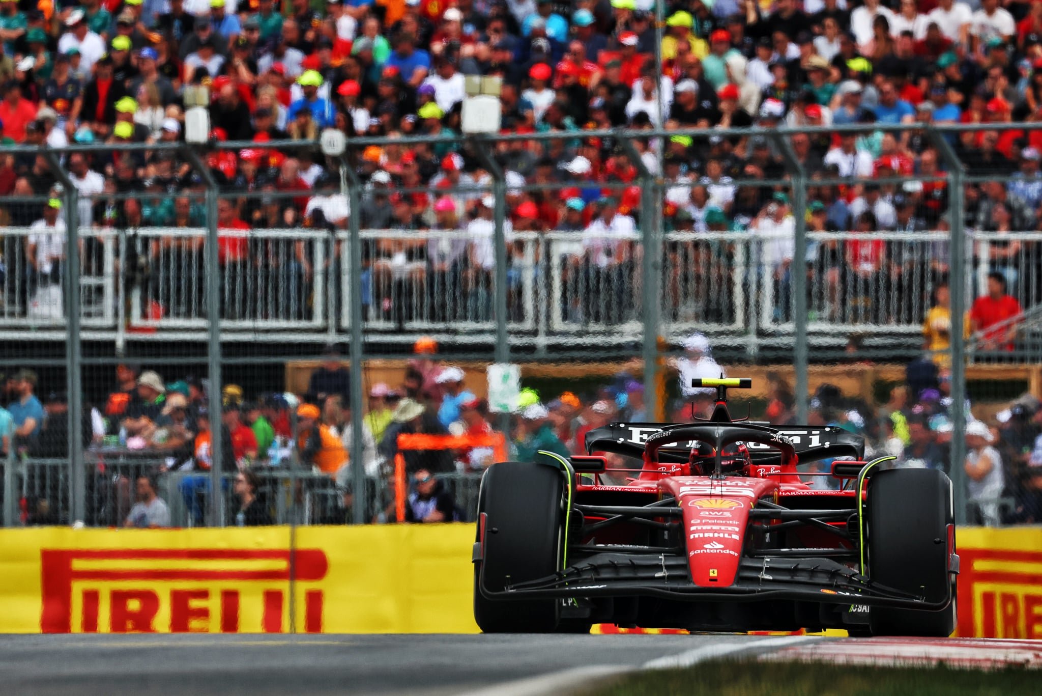Sainz acredita que Ferrari está na direção certa