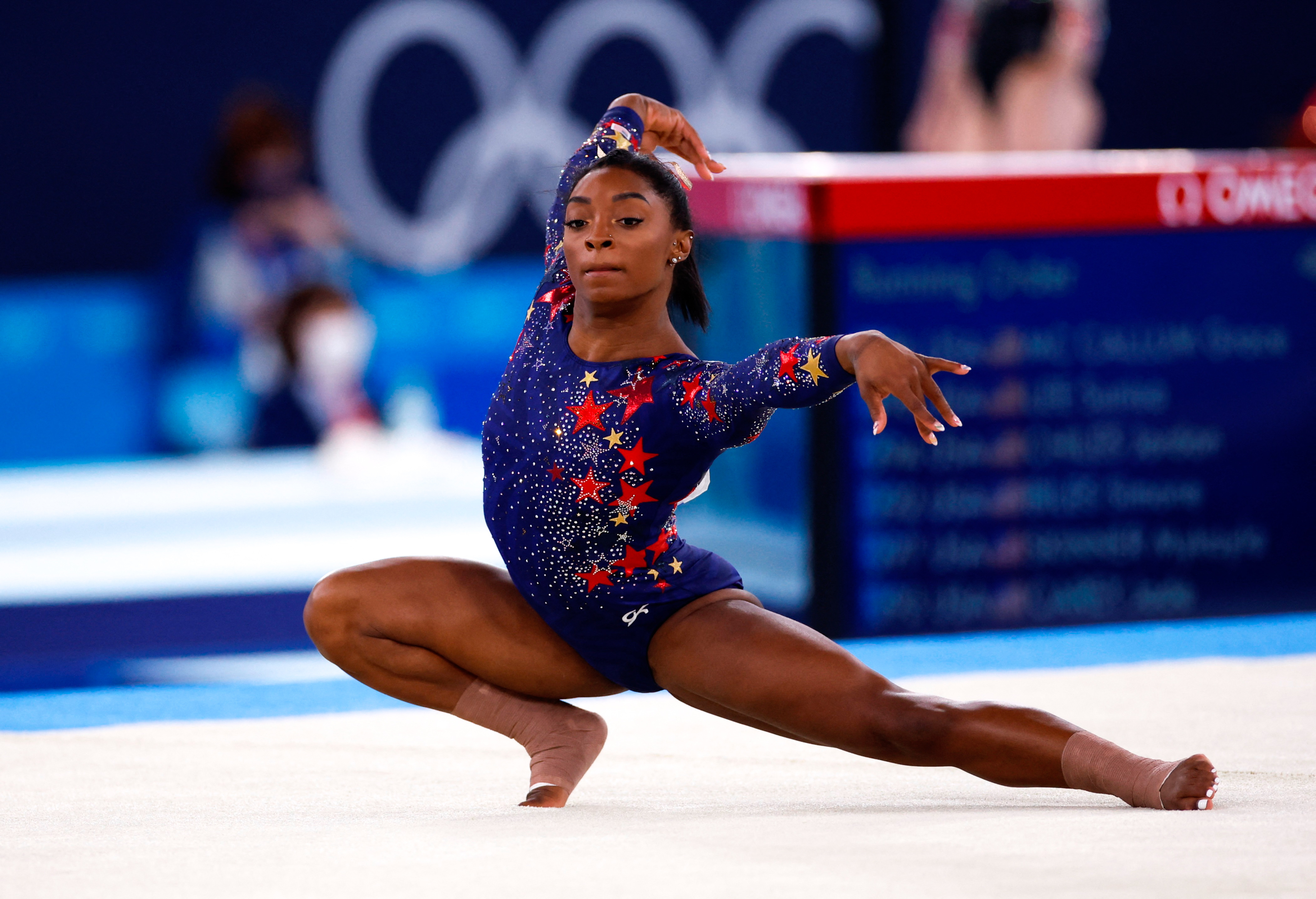 Simone Biles surpreende e ensaia a sua volta na ginástica