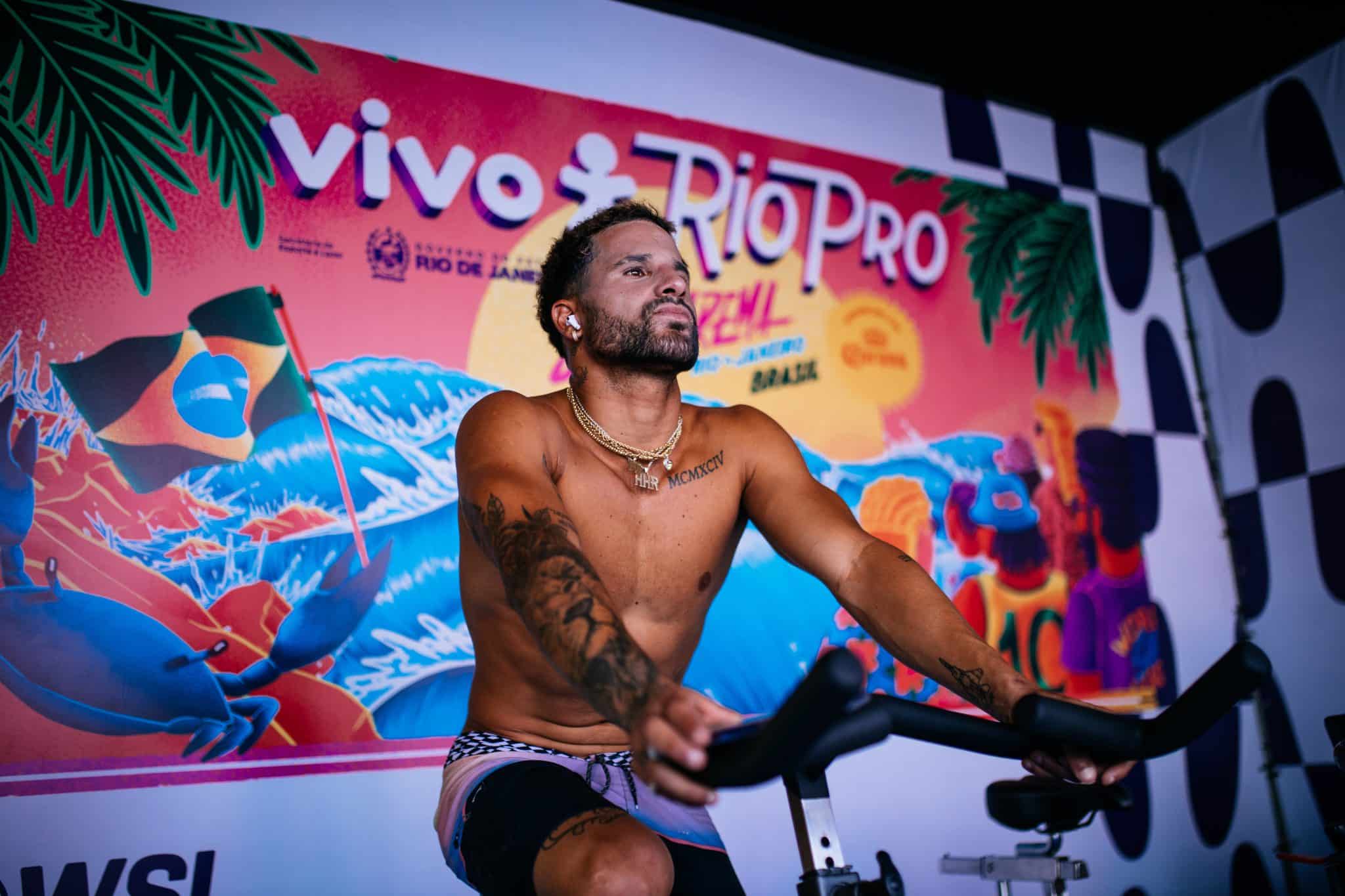 [Exclusiva] Italo Ferreira revela o surfista a ser batido na etapa de Saquarema