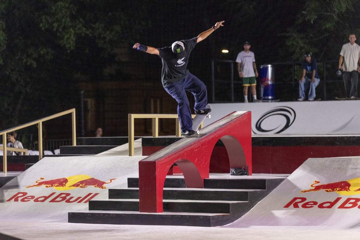 Kelvin Hoefler fica em terceiro lugar no Pro Tour de Roma de skate street