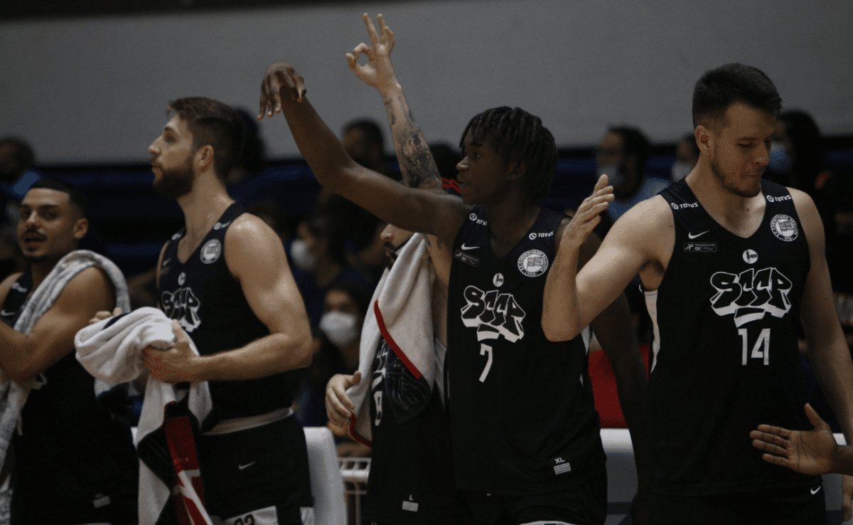 Jogador do Corinthians é retirado do Draft da NBA