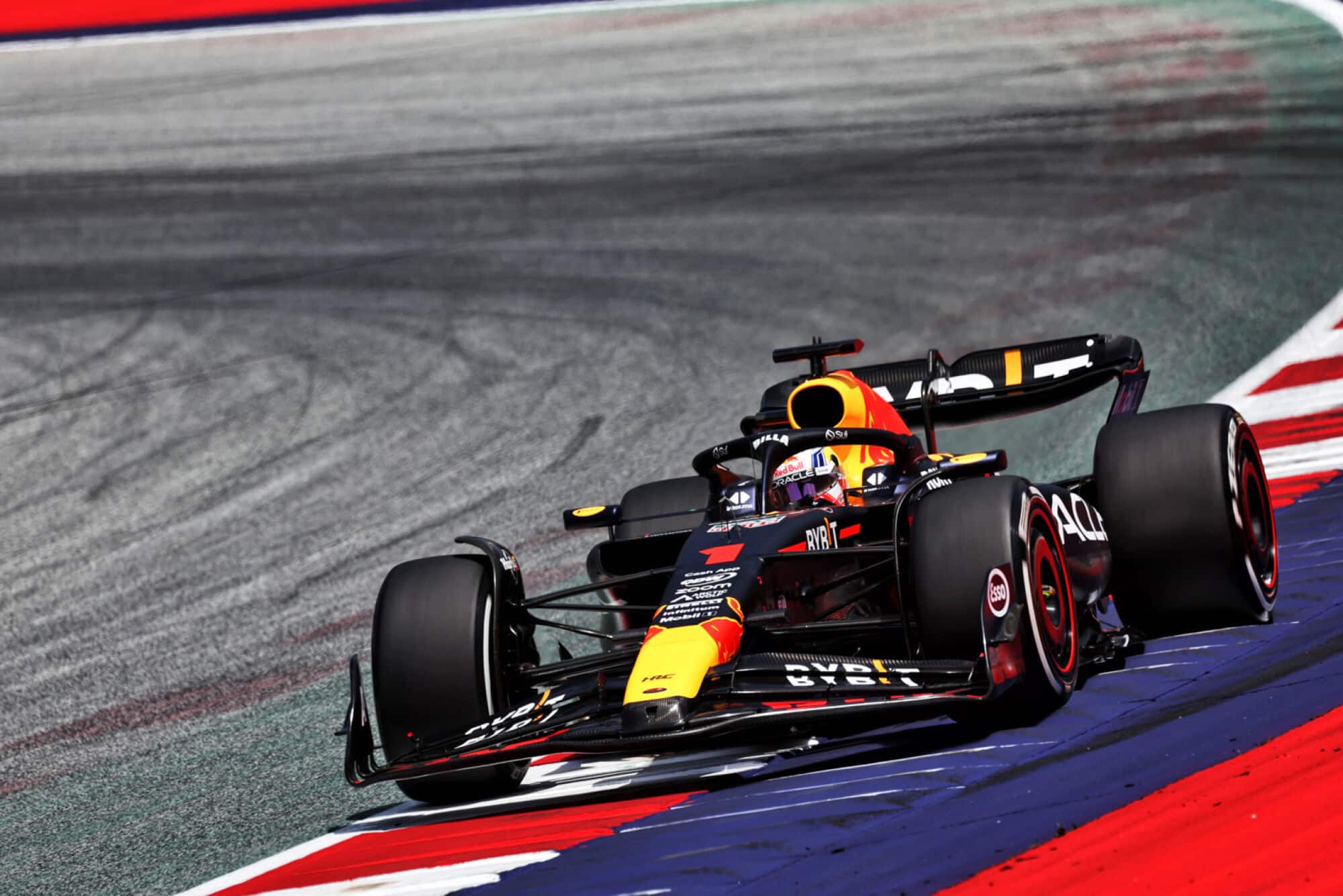 GP da Áustria 2023: Verstappen lidera único treino livre