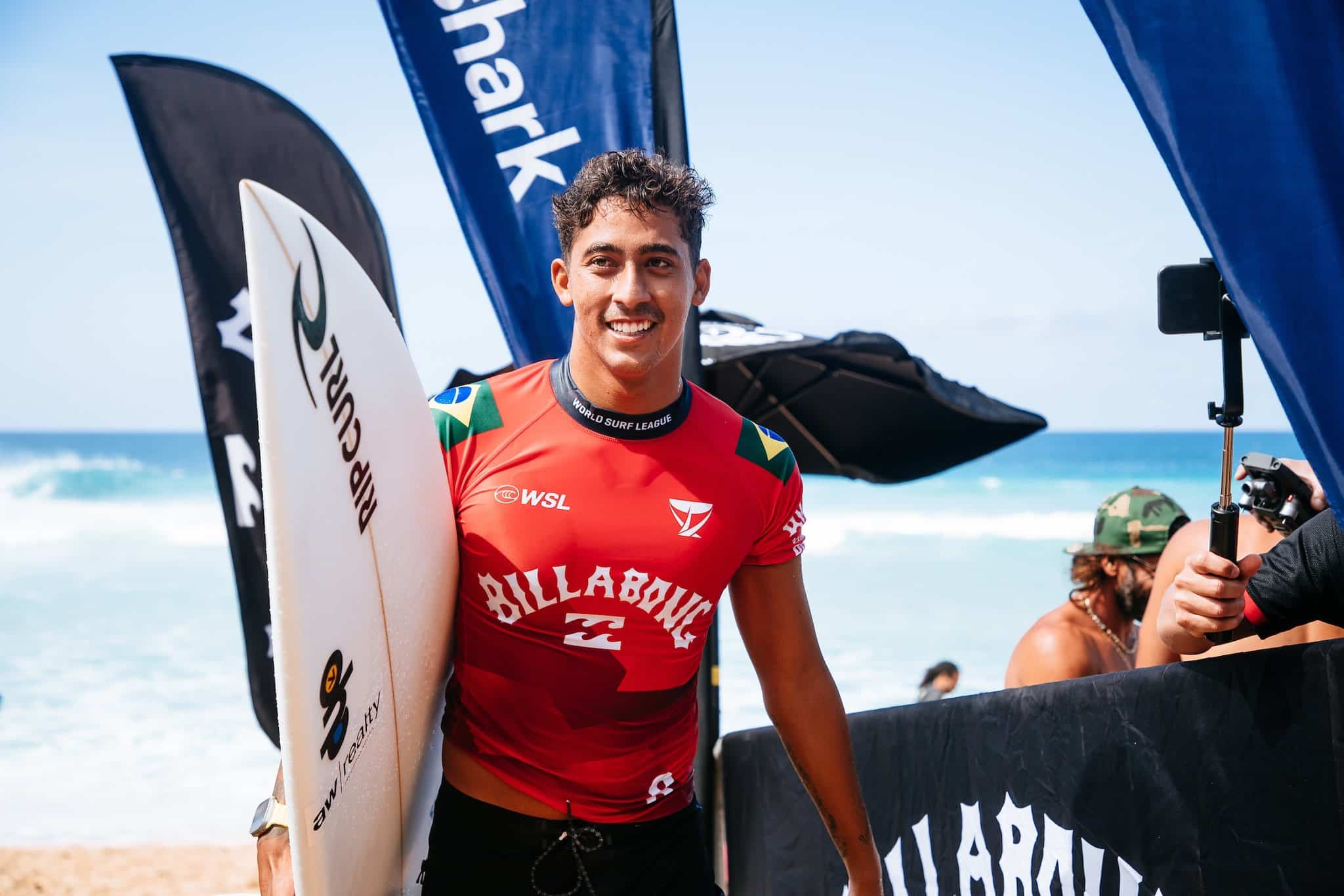 Em duelo de brasileiros, Samuel Pupo vira pra cima de João Chianca e avança para quartas de finais