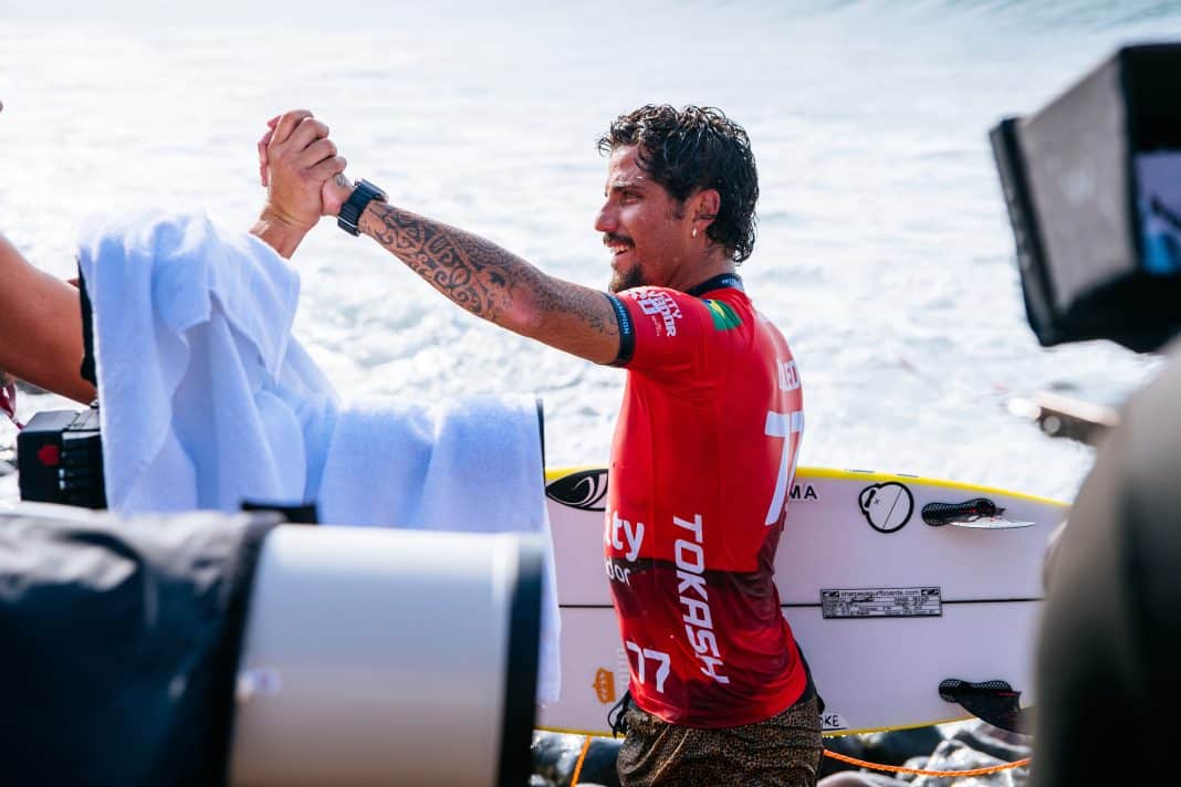 Filipe Toledo vence Kanoa Igarashi e está nas semifinais do Surf City El Salvador Pro