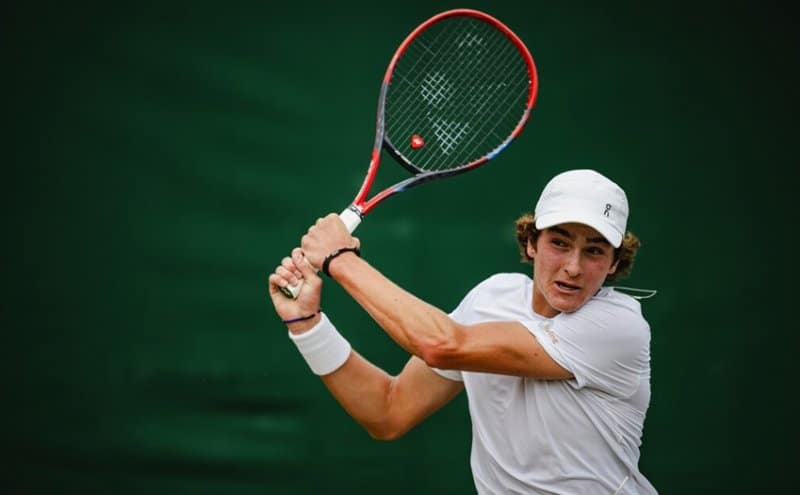 Soberano! João Fonseca vence com autoridade e avança em Wimbledon