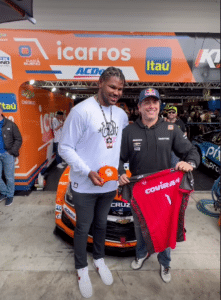 [EXCLUSIVA] Jogador de basquete explica rela&ccedil;&atilde;o com Stock Car e marca presen&ccedil;a em Interlagos