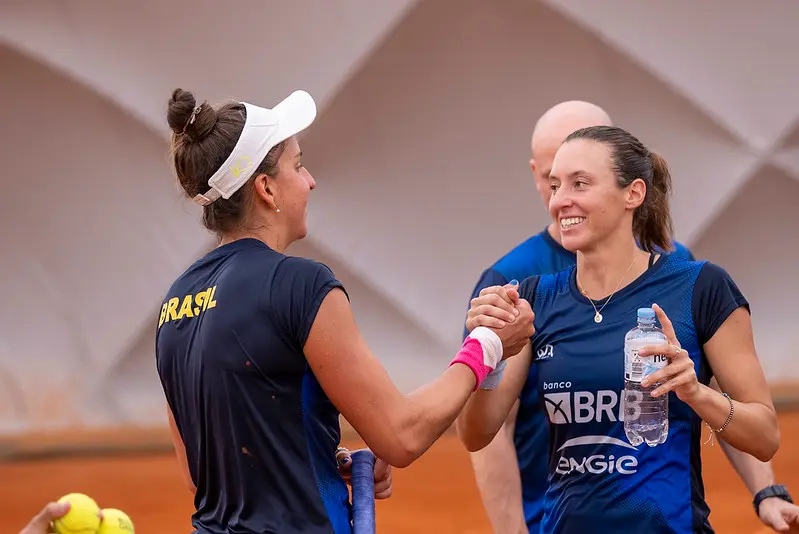 Luísa Stefani e Ingrid Martins garantem Brasil nas oitavas de final de duplas em Wimbledon 2023
