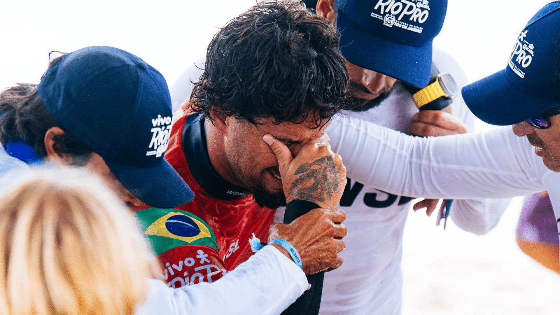 Filipe Toledo fala sobre sua lesão: “Achei que tinha estourado meu joelho”