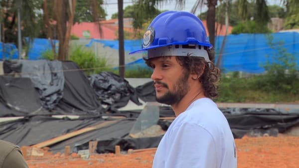 Gustavo Scarpa visita obra de pista de skate que leva seu nome em Hortolândia
