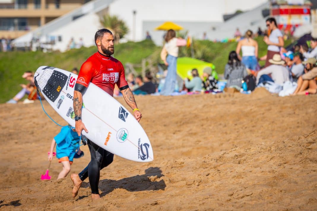 O último sobrevivente! Brasil tem apenas um surfista ainda vivo no Balito Pro