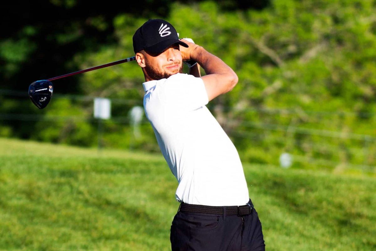 Stephen Curry deixa NBA de lado e consegue feito histórico no golfe
