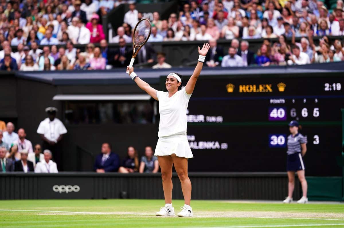 Ons Jabeur mostra força mental e alcança segunda final seguida em Wimbledon