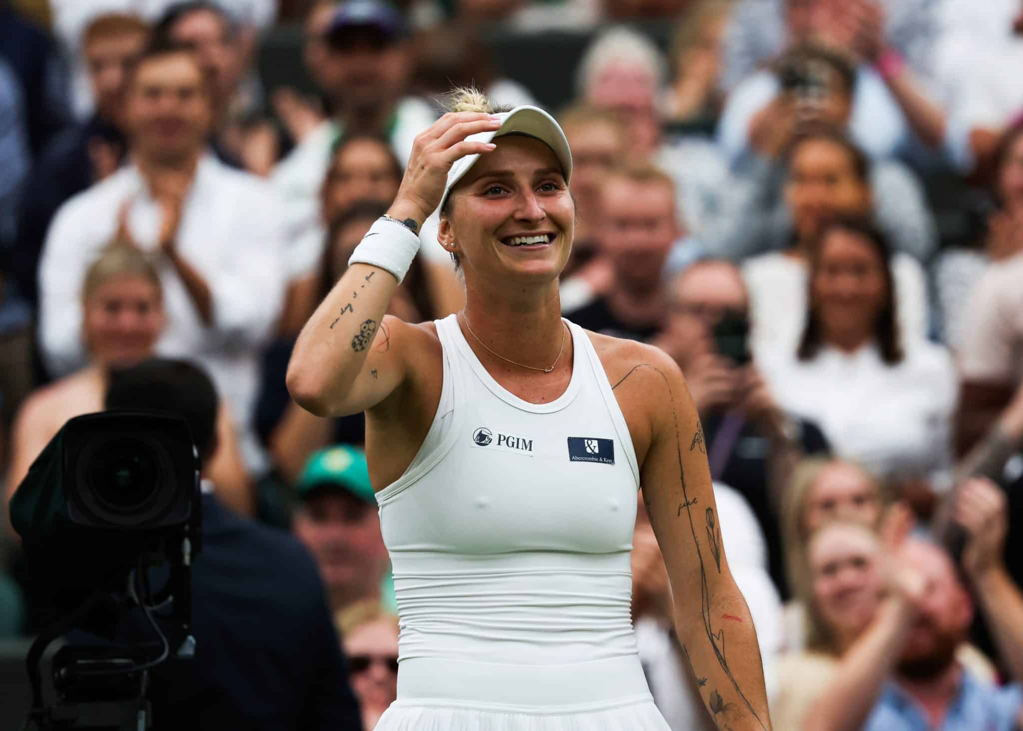 Vondrousova faz jogo fantástico e vai à final de Wimbledon