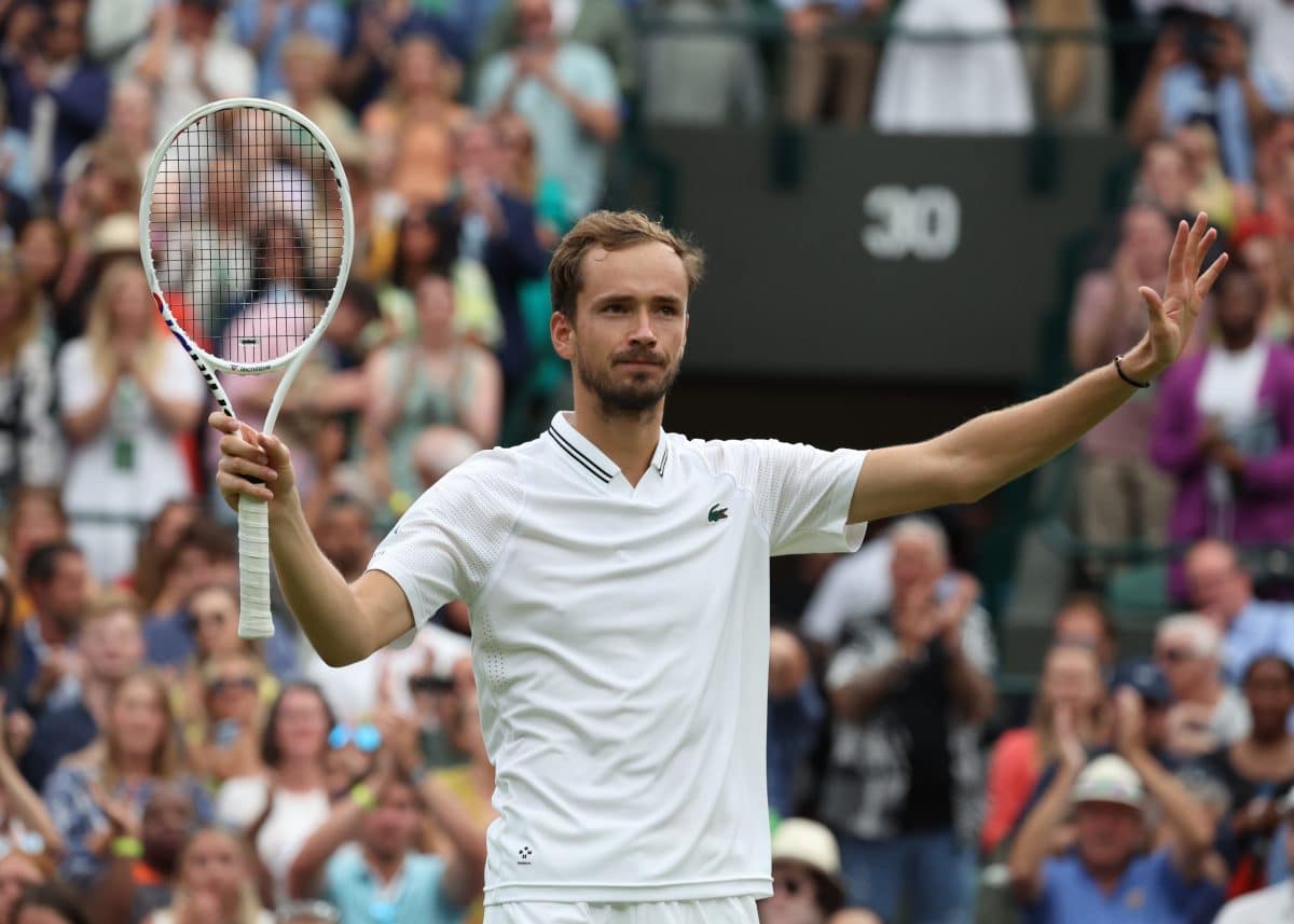 Daniil Medvedev mostra força mental e vira batalha em Wimbledon 2023