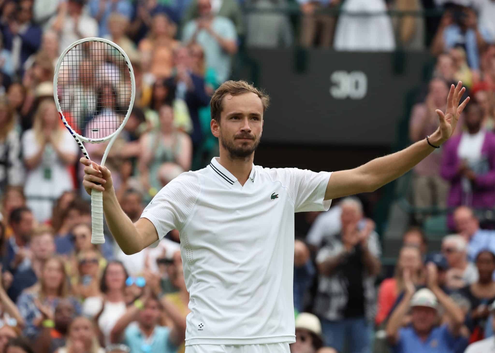 Daniil Medvedev mostra força mental e vira batalha em Wimbledon 2023
