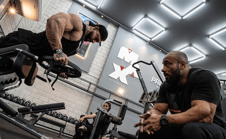 Ramon Dino se lesiona! Mr. Olympia está em jogo?