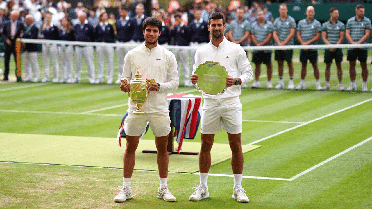 Djokovic sai emocionado e Alcaraz recebe parabéns de Nadal